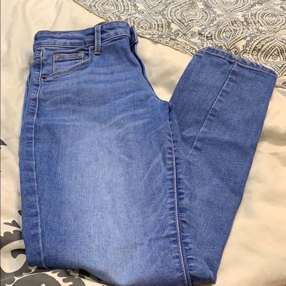 Old Navy Rockstar light wash  skinny jeans